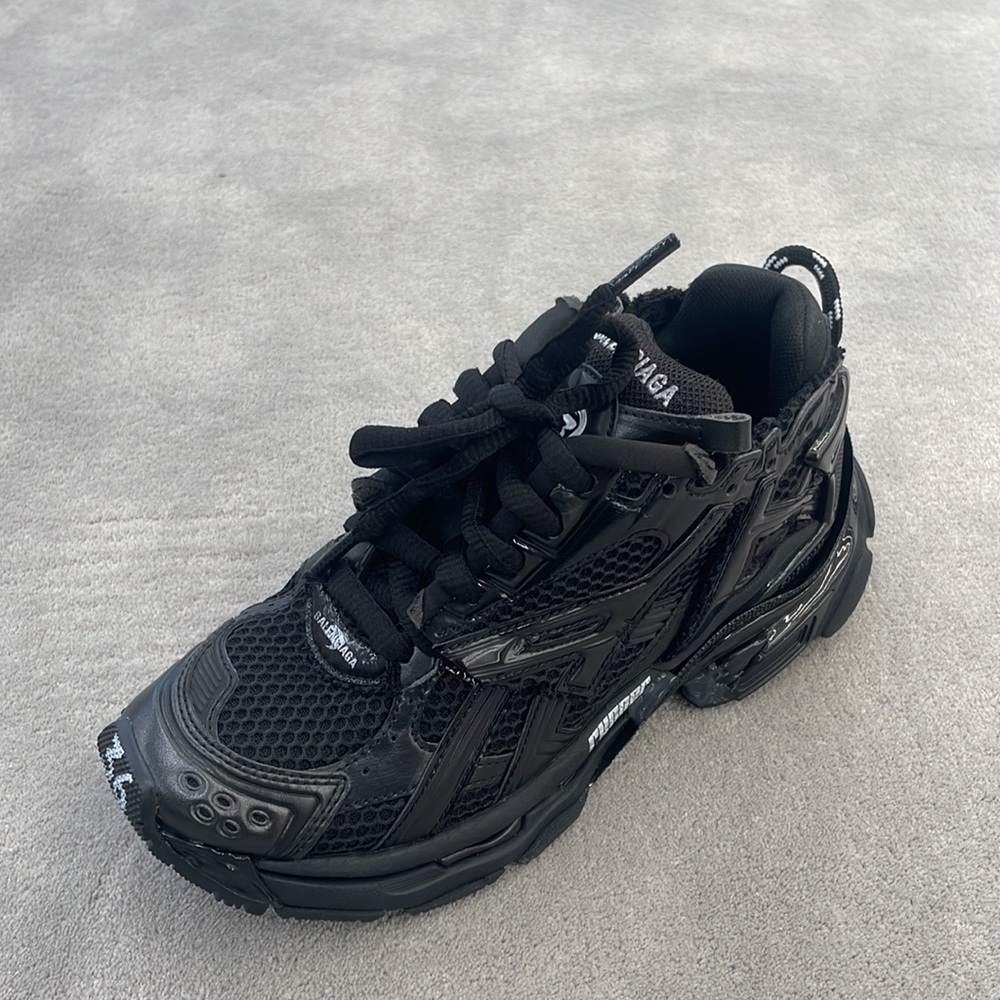 Balenciaga sold out Black Runners Size 36
